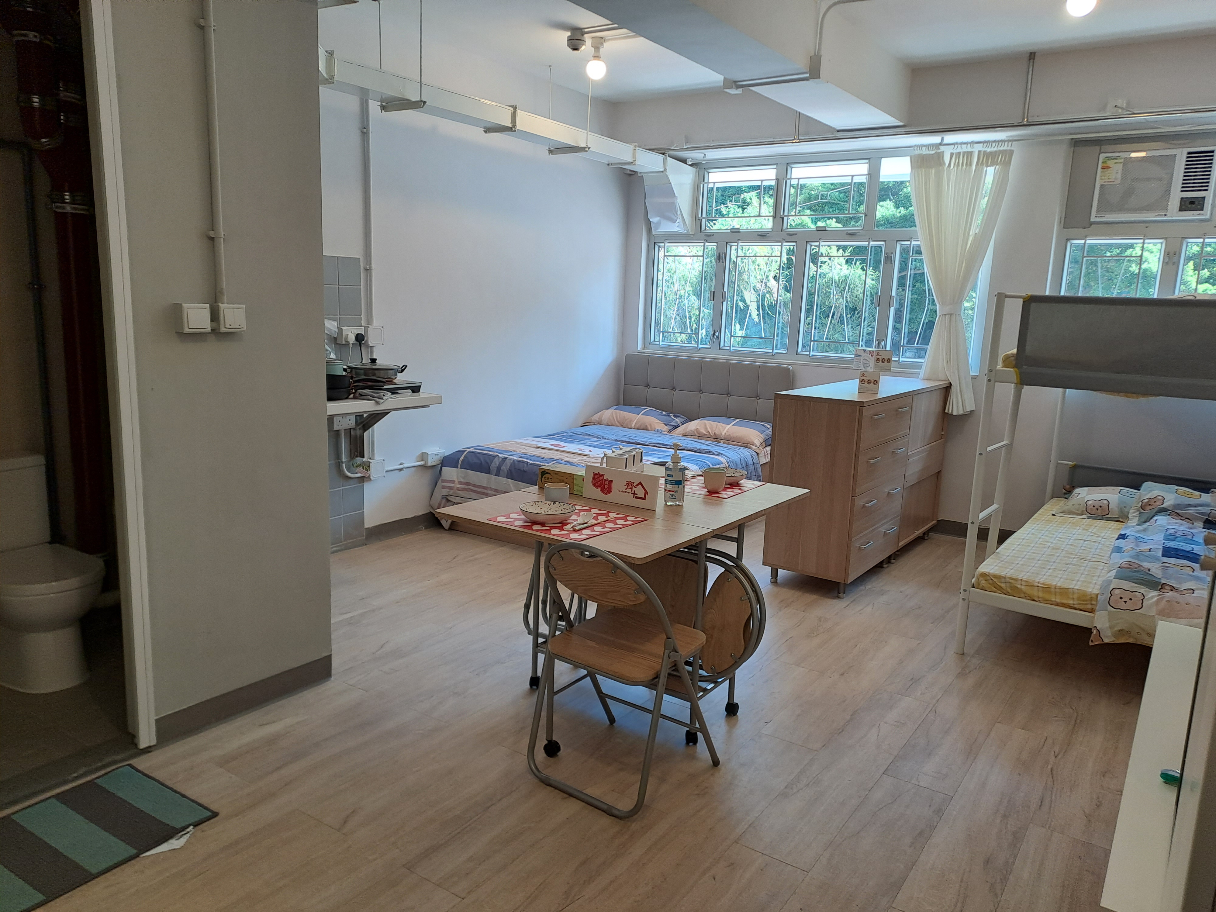 Show Flat of 3-4 Persons Unit